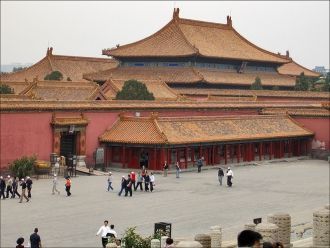 Ворота в жилую часть Гугуна.