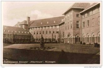 Здание Альбертинума было построено в 16 