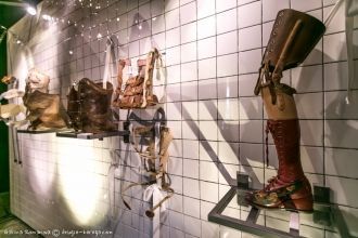 Корсеты и накладная нога Фриды — немые с