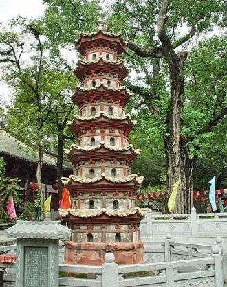 Парк Юесю, башня.