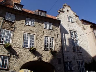 Говорят, что Шведские ворота вырубил в 1