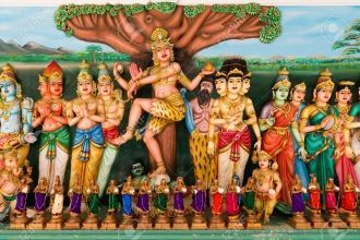 Традиционные статуи индуистского Бога в 