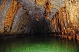 Пещера в которой течет подземная река Пу