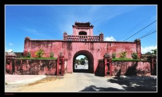 По периметру цитадели расположен ров зап