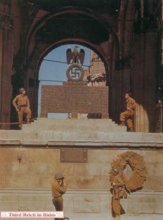 Фельдхернхалле в мае 1945 года.