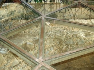 Руины византийской церкви на месте дома 