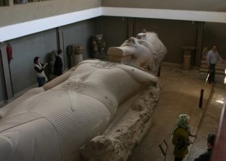 Статуя была вырезана из известняка и рав