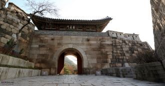 Сеульская крепостная стена изначально бы