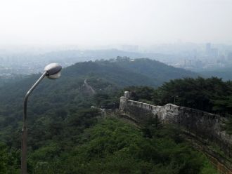 В 1898 — 1899 годах часть стены была раз