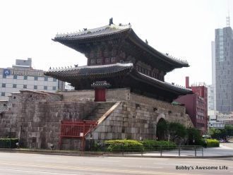 Только в 1975 году корейское правительст