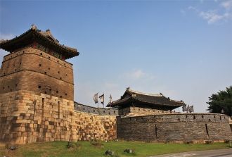 Для укрепления зданий применялась строит