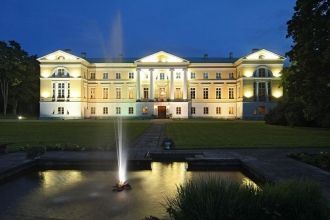 Во время второй мировой войны дворец был