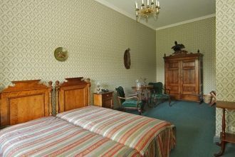 Сегодня на третьем этаже дворца, где у Л