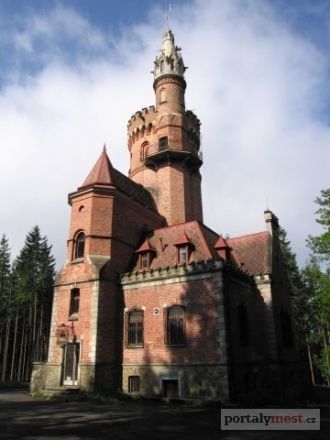 В башне функционирует ресторан, где вы м