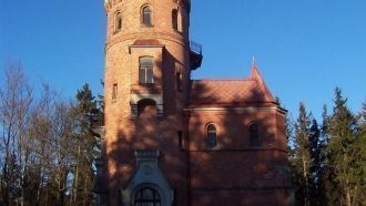 Чтобы дойти до неё, нужно подниматься в 