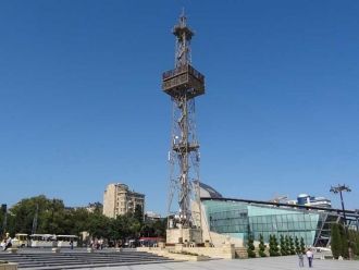 От сноса в 1960-е годы вышку спас слух, 