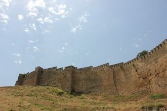 По разным версиям название крепости пере