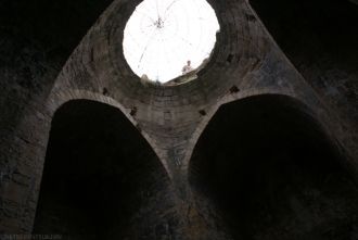 На дне резервуара для воды