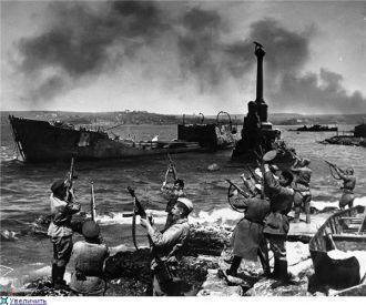 Памятник затопленным кораблям