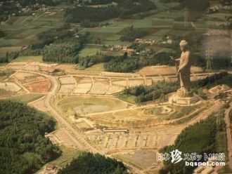 Будда Амитабха, которого изображает стат