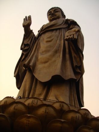 Однако, Будда с горы ЛинШань изначально 