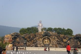 Вес статуи достигает 800 тонн.