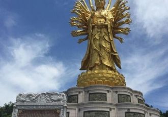 Полное имя богини  сострадания – Гуань Ш