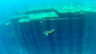 Подводные пирамиды Йонагуни в Японии.