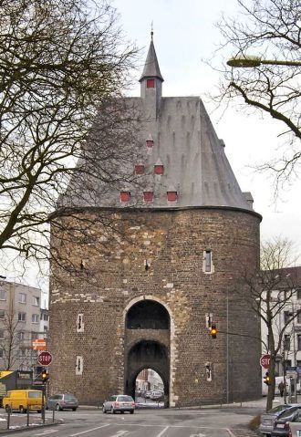 Точное время строительства ворот неизвес