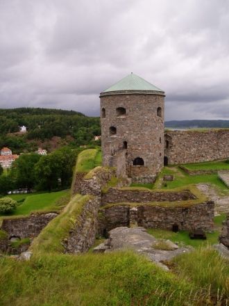 Крепость была заложена в 1308 году норве