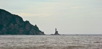 Географические координаты маяка Анива : 