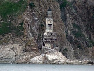 Источника воды на маяке не было. Воду за