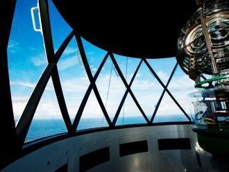 Вид из башни маяка Маквайра на море.