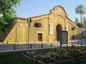 Порта Джулиано были закрыты по пятницам 