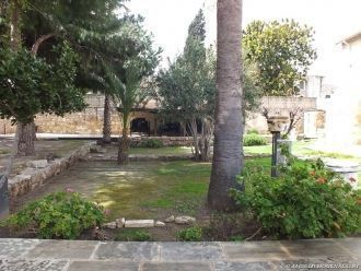 Замок успел побывать и в руках немецких 