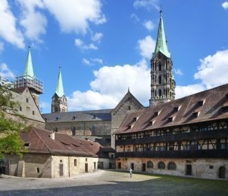 В настоящее время на территории „Альте Х