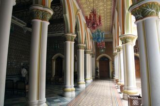 Галерея вдоль внутреннего двора