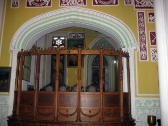 Места для женщин в Дурбар Холле