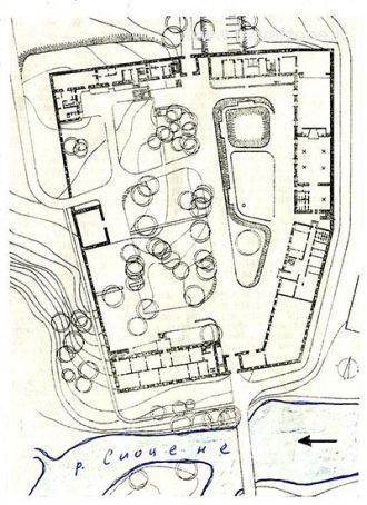 Замок в плане напоминает квадрат. Постро