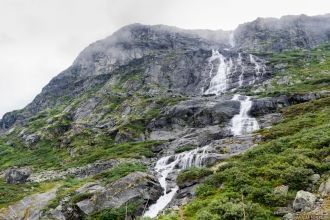 Самый высокий пик парка Йостедалсбреен -