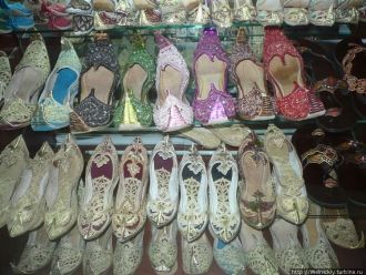 Обувь на Центральном рынке Шарджи.