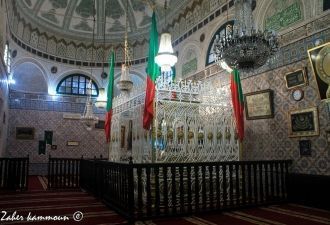 Внутри мавзолея.