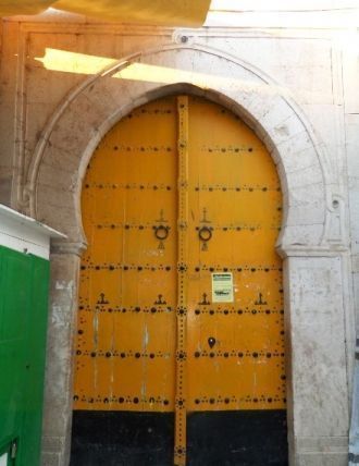 Двери в мавзолей.