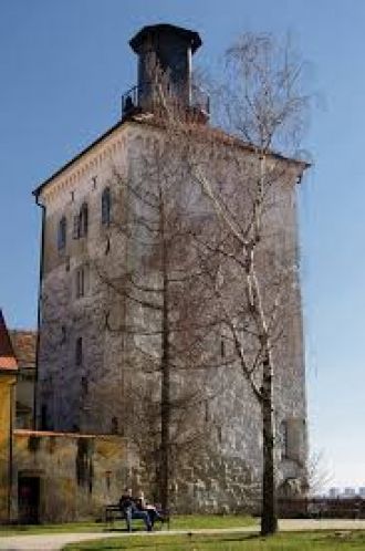 В XIX столетии на Башне был достроен 4-ы