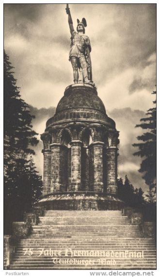 Сейчас памятник встречает посетителей во