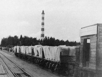 Бурное озеро топило десятки барж и кораб