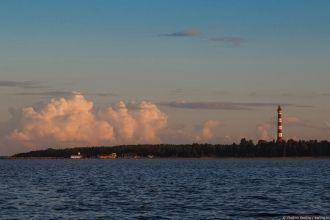 Его высота от огня до уровня моря достиг