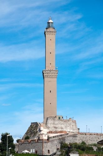 В нем можно познакомиться с историей Ген