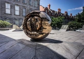 Арнальдо Помодоро говорит, что внутренни