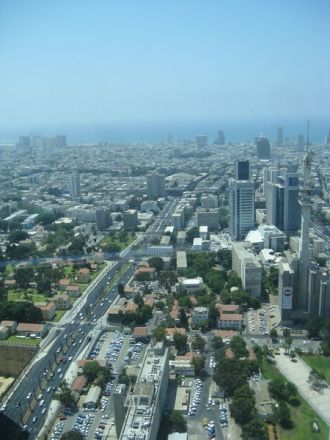 Фото со смотровой площадки центра Азриэл